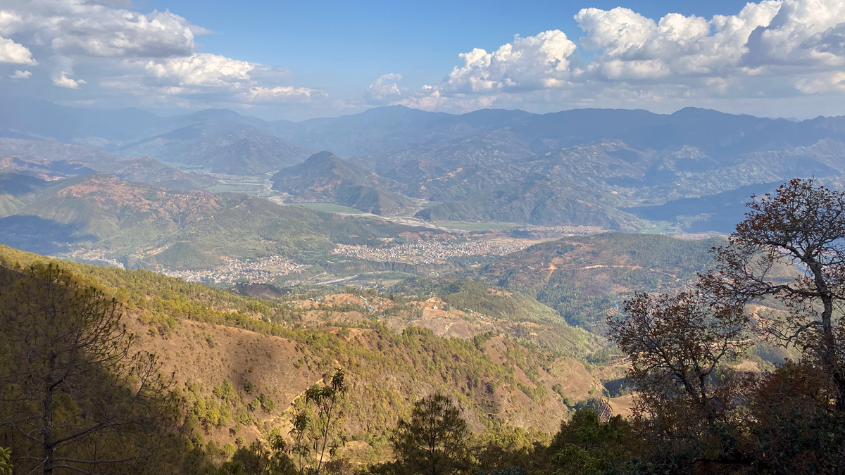 तारकेश्वरकाे ढिकीजातो चुलीबाट देखिएको नुवाकाेटकाे दृश्य