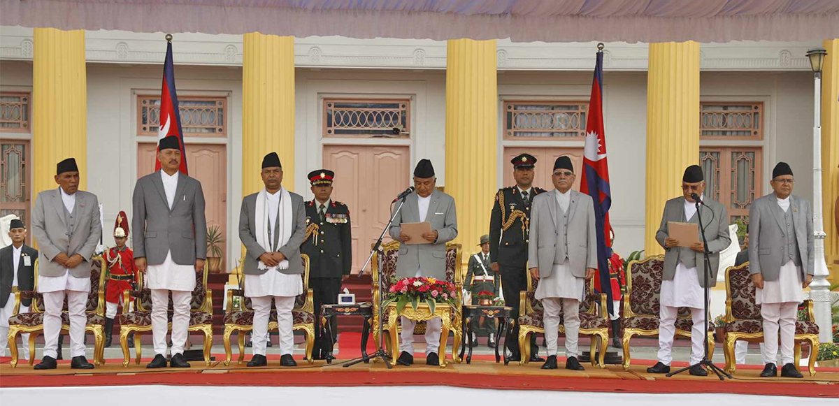 प्रधानमन्त्री ओलीले लिए शपथ