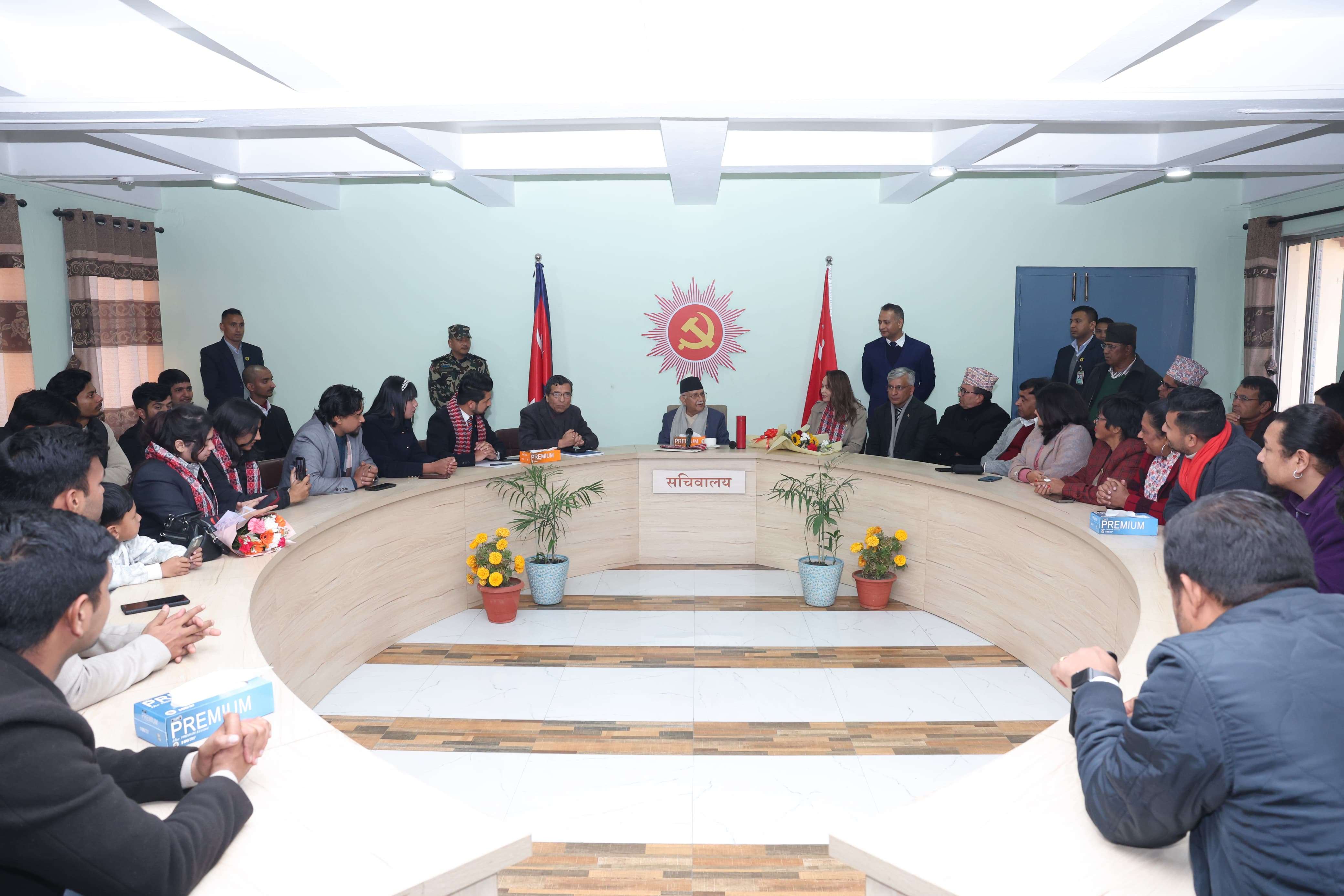 एमाले नदी हो, यसमा सबै खोला मिसिन्छन् : ओली