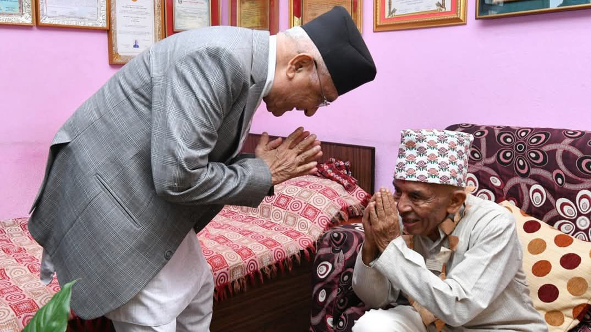 वरिष्ठ पत्रकार रिसालको निधनमा प्रधानमन्त्री ओलीद्वारा दुःख व्यक्त 