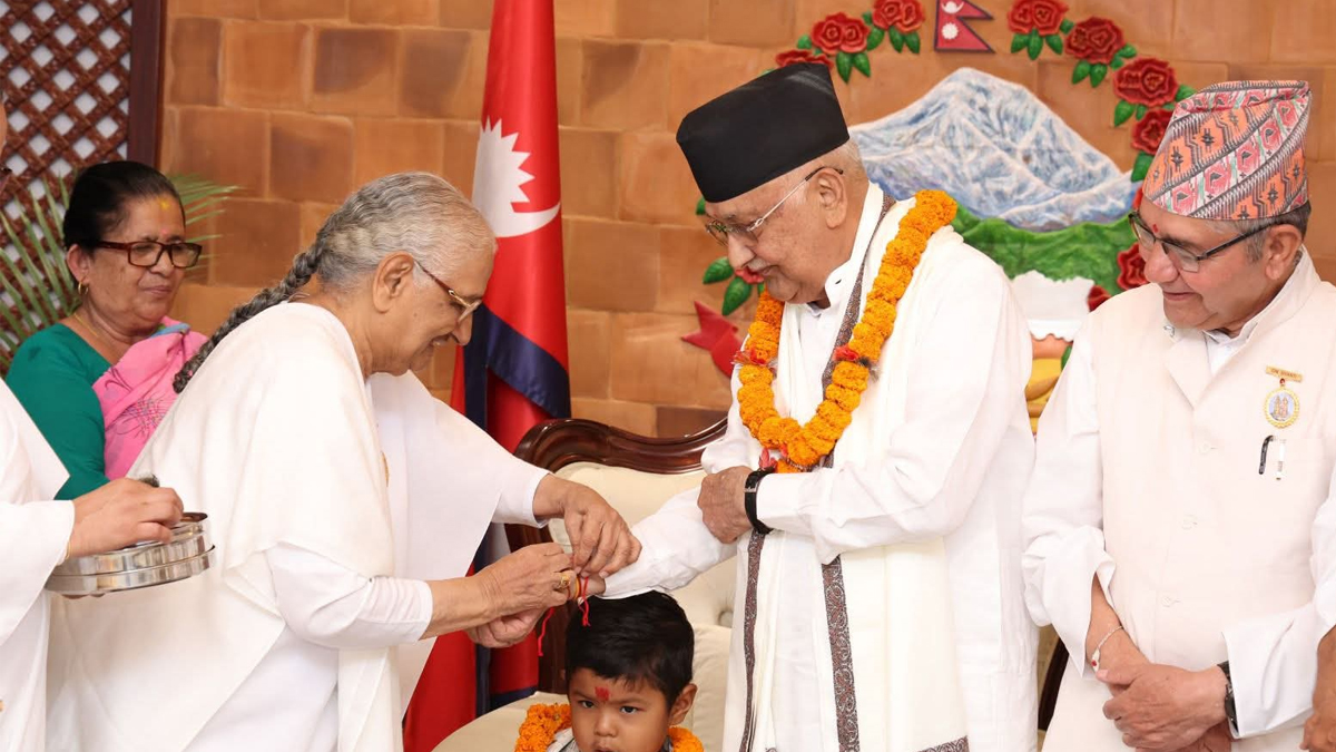 प्रधानमन्त्री ओलीले ग्रहण गरे राखी