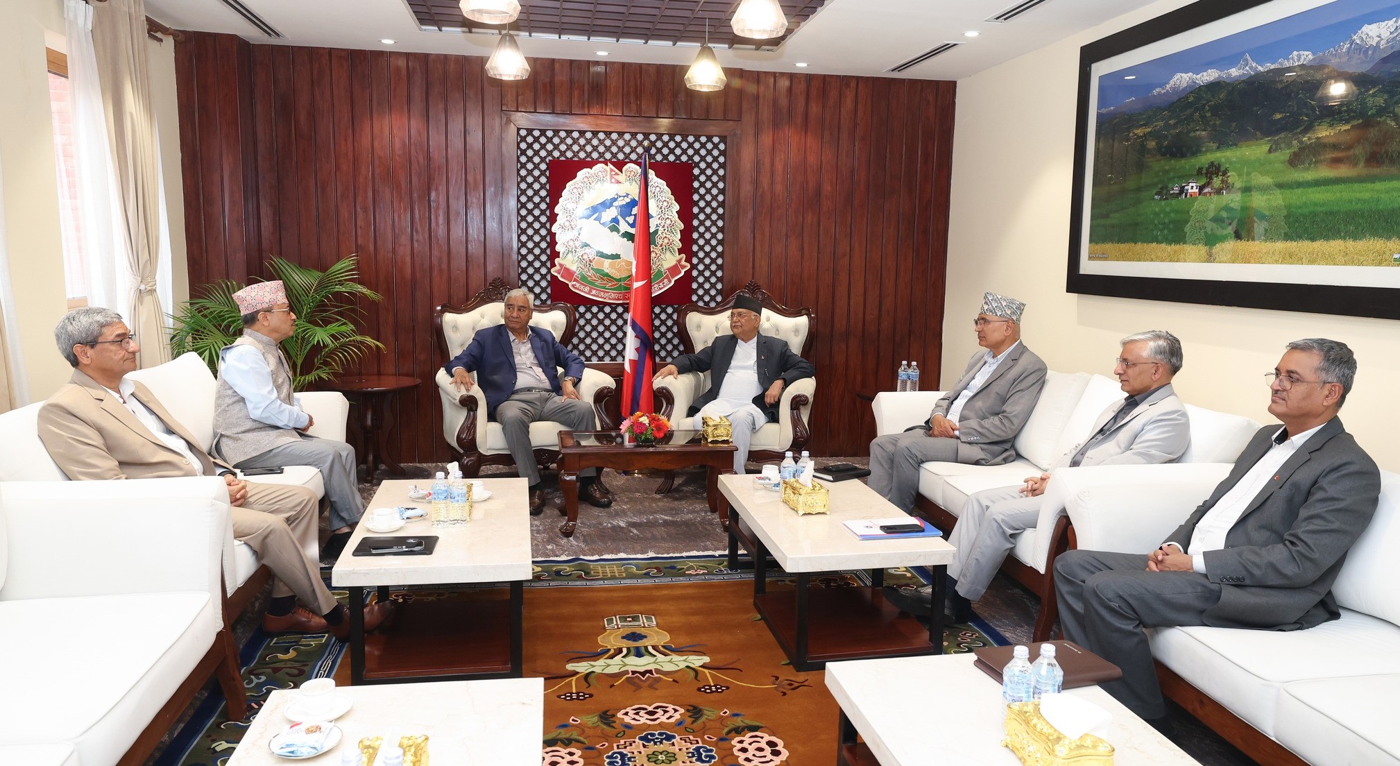 कांग्रेस र नेकपा एमालेका शीर्ष नेताबीच बालुवाटारमा छलफल