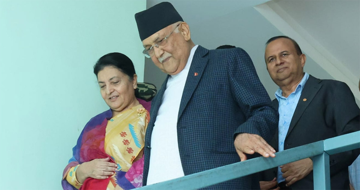 ओलीसँगको २ घण्टा लामाे भेटवार्तापछि विद्या भन्छिन्– राष्ट्रिय राजनीतिका बारे मात्र कुरा भयो