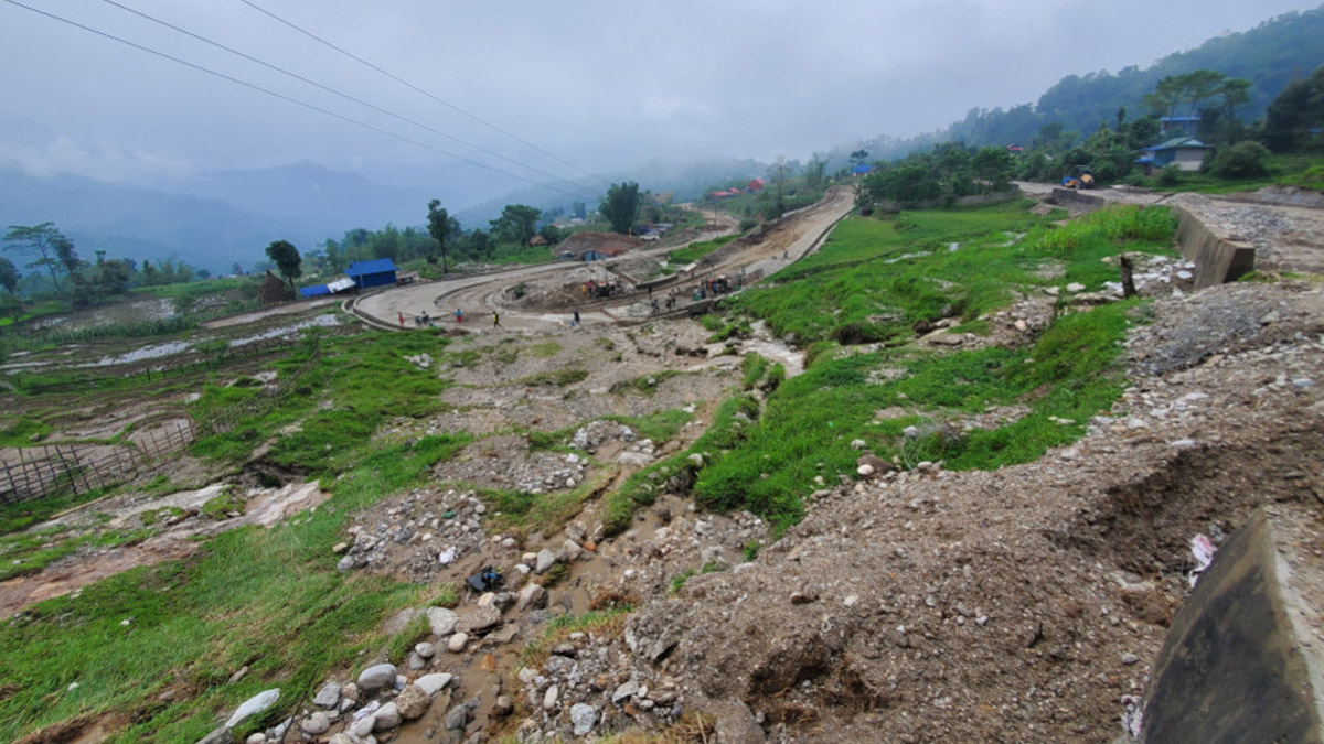 संखुवासभामा पहिरोले ३ घर बगायो, एक जना घाइते