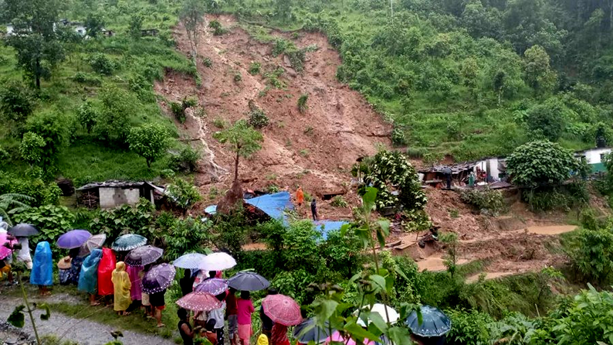 तनहुँमा बहिरोमा पुरिएका २ जनाको शव भेटियो