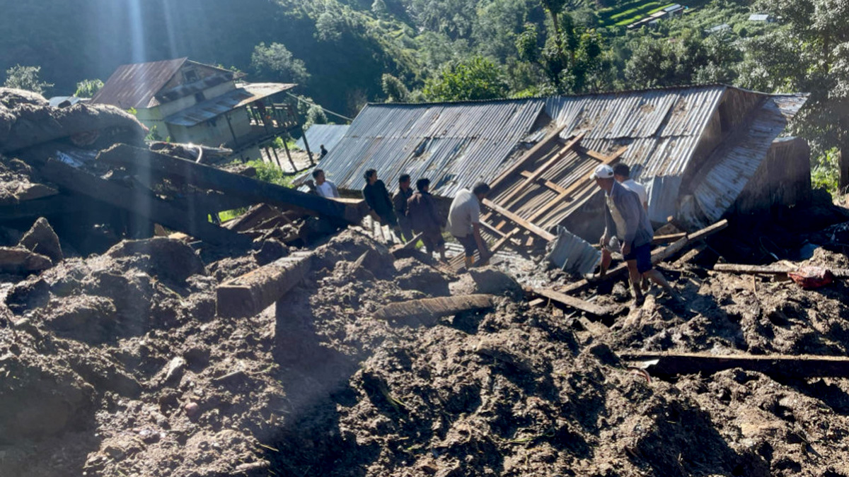 रामेछाप पहिरो : ६ जनाको शव भेटियो, ४ जना अझै वेपत्ता