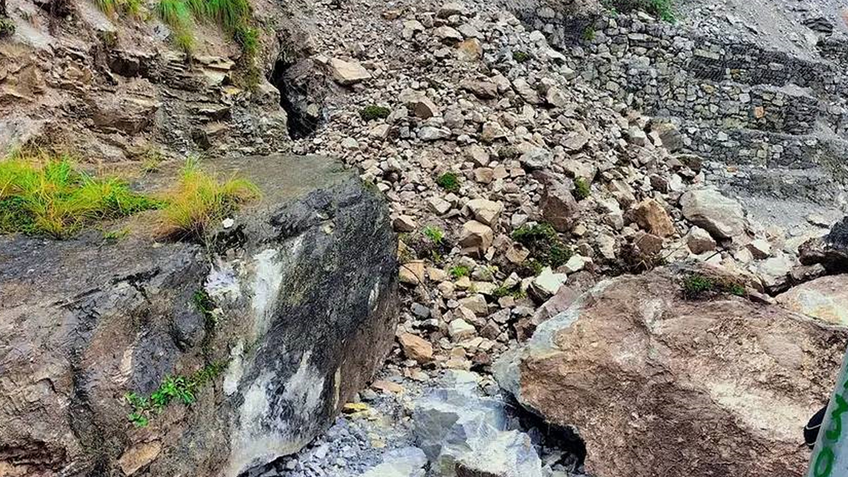 सुख्खा पहिरो झर्दा जयपृथ्वी राजमार्ग अवरुद्ध