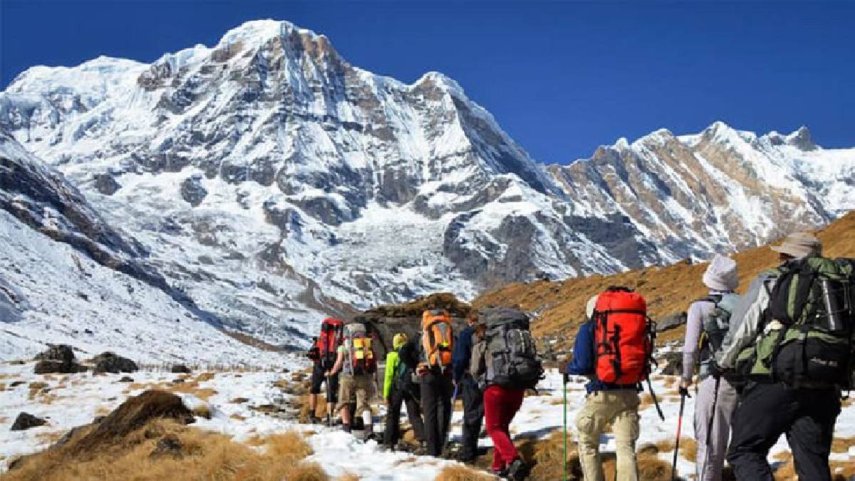 पदयात्री पर्यटकले अनिवार्यरूपमा पद प्रदर्शक लैजानुपर्ने