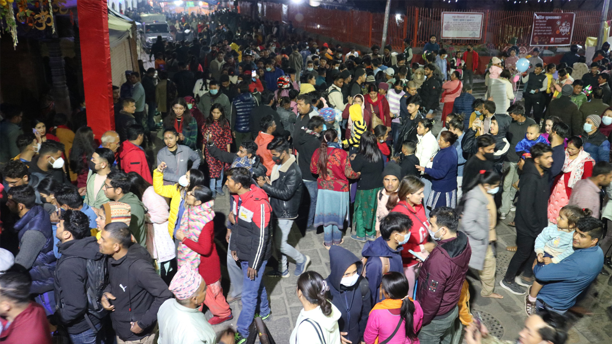 पशुपतिनाथमा साढे चार लाखले गरे दर्शन