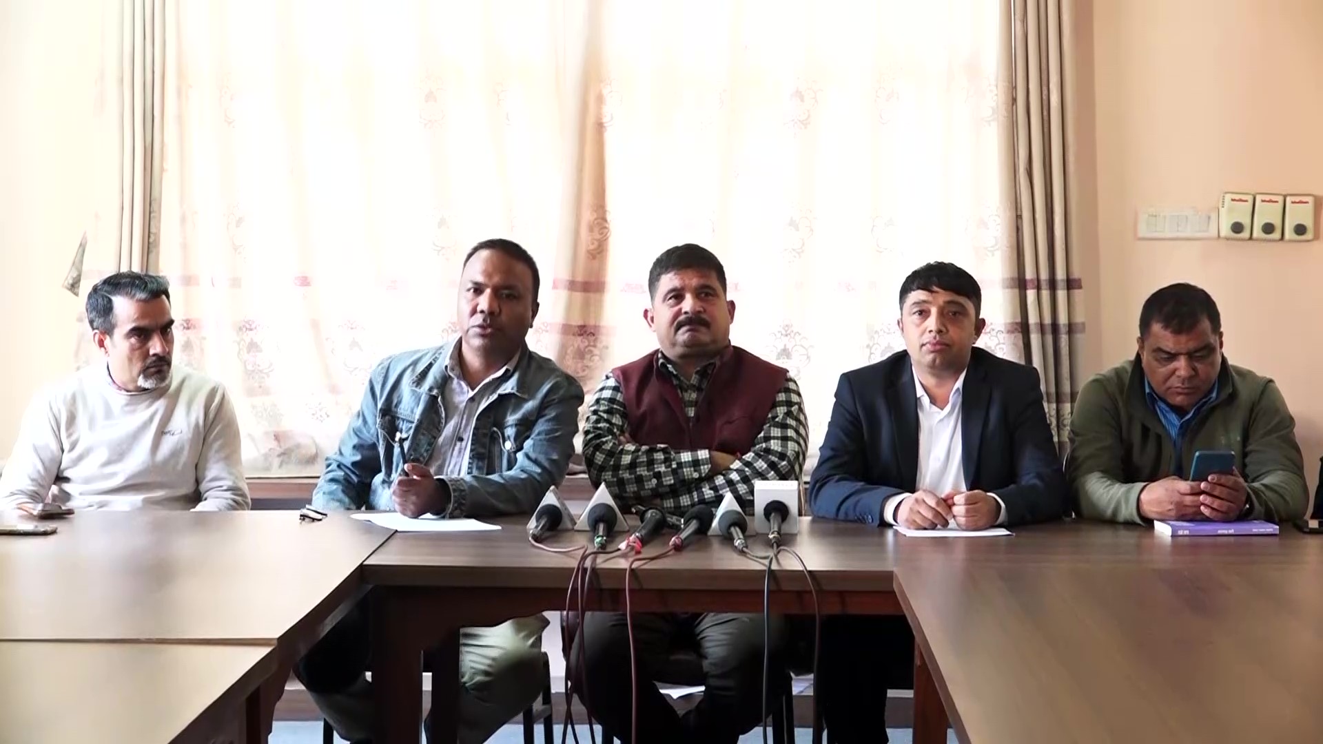 भूकम्प प्रभावित सञ्चार संस्था र पत्रकारलाई राहत उपलब्ध गराउन महासंघले पहल गर्ने