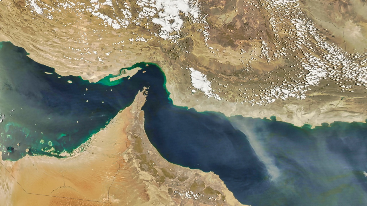 हर्मुज जलसन्धि अनिश्चितकालका लागि बन्द गर्ने इरानको धम्की