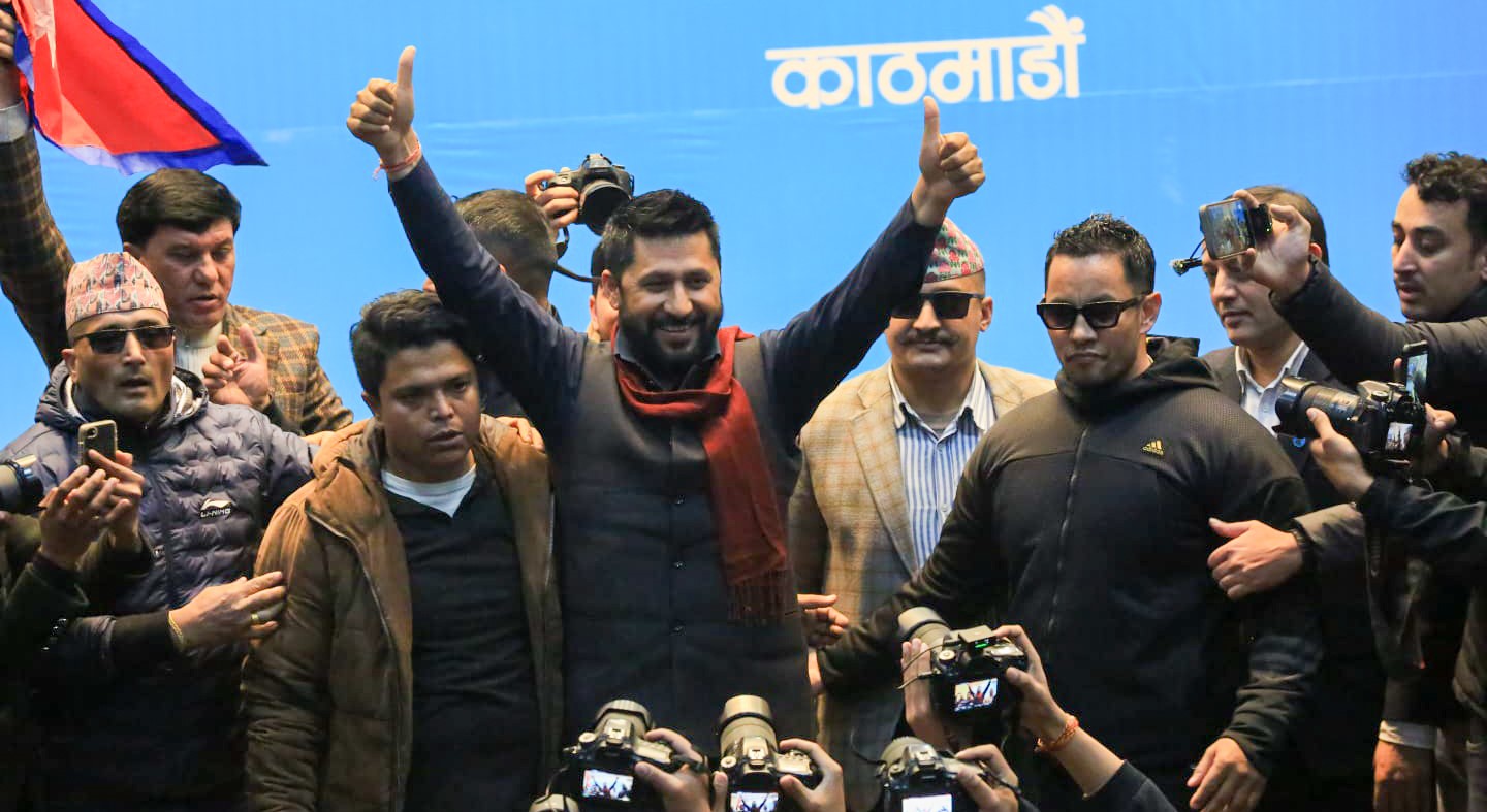 ‘पपुलिष्ट र अपरिपक्कता भनेर गाली गर्नेहरुको चाङमा टेकेर समृद्धिको सपना पूरा गर्छौ’