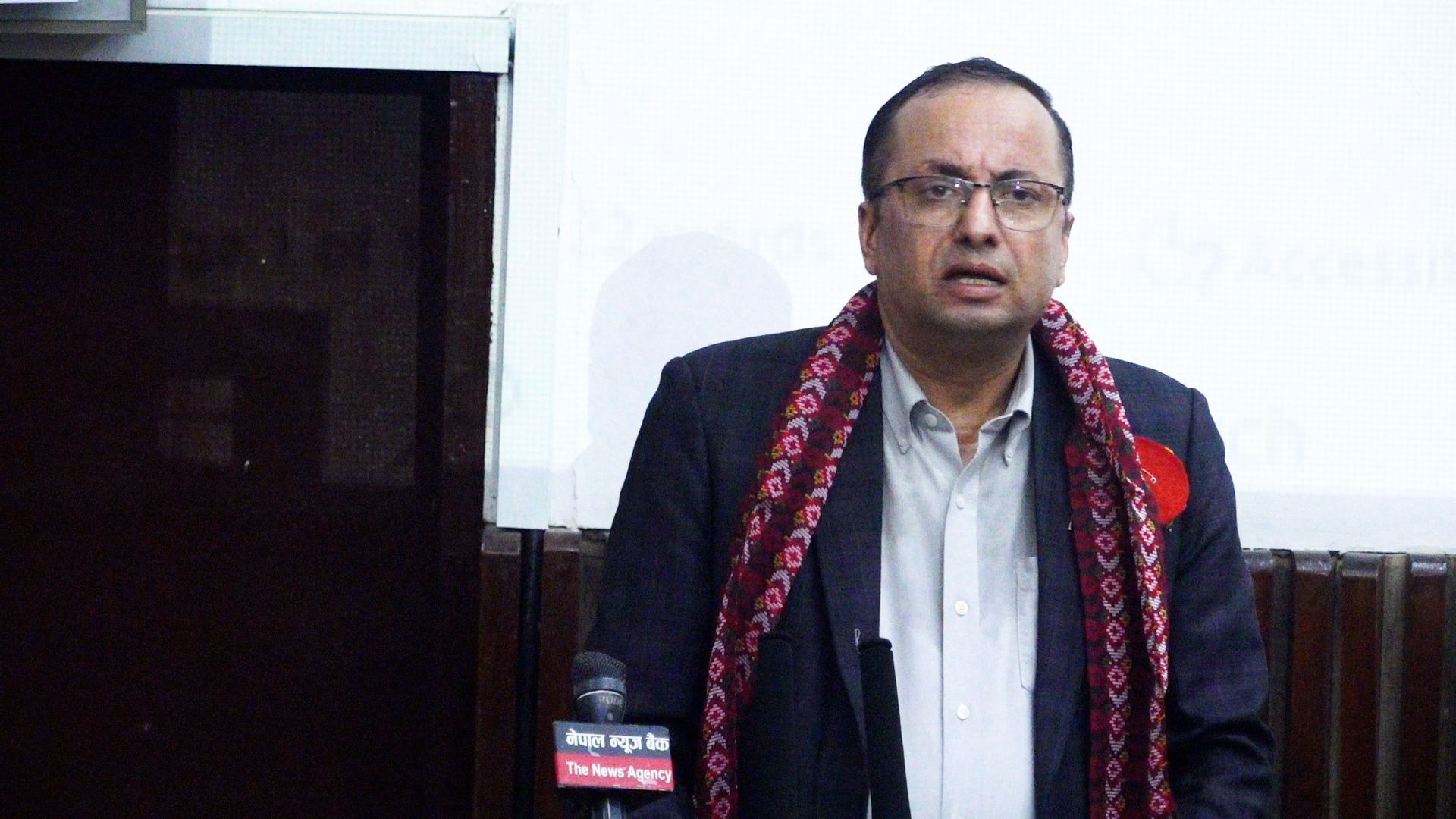 घरेलु तथा साना उद्योग अर्थतन्त्रका आधारस्तम्भ हुन् : सचिव निरौला