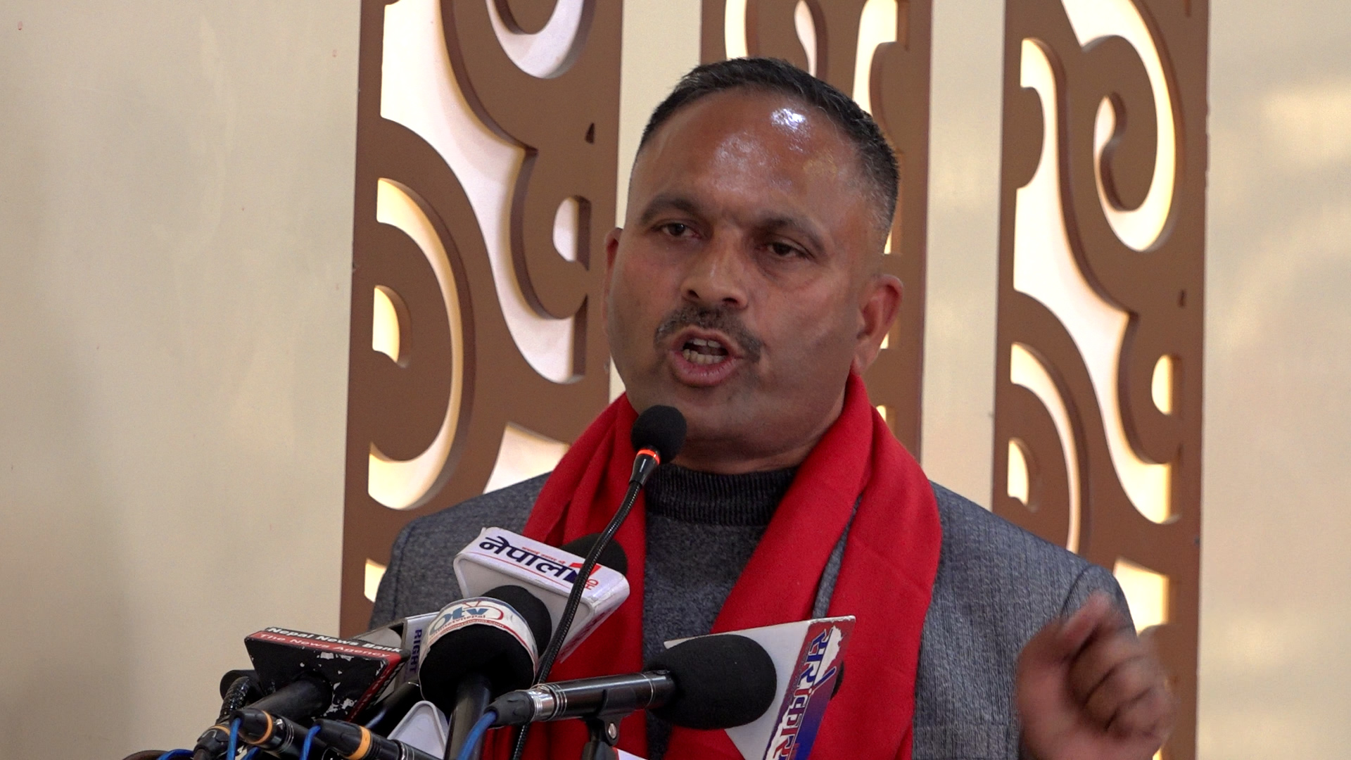 देशमा निर्णय र नेतृत्व क्षमतामा कमजोरी देखिएको छ : नेता दाहाल