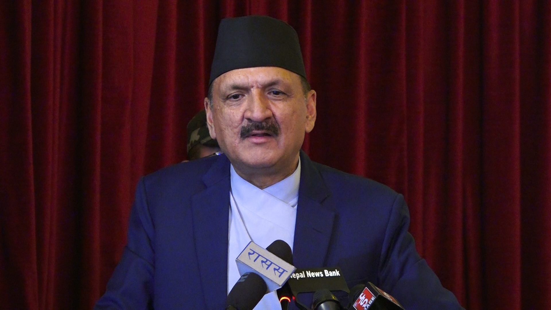 पार्टी एकताका लागि सभापतिले अरू नेतालाई टिकटमा हस्ताक्षर गर्न दिन तयार हुनुहुन्छ : प्रकाशशरण महत