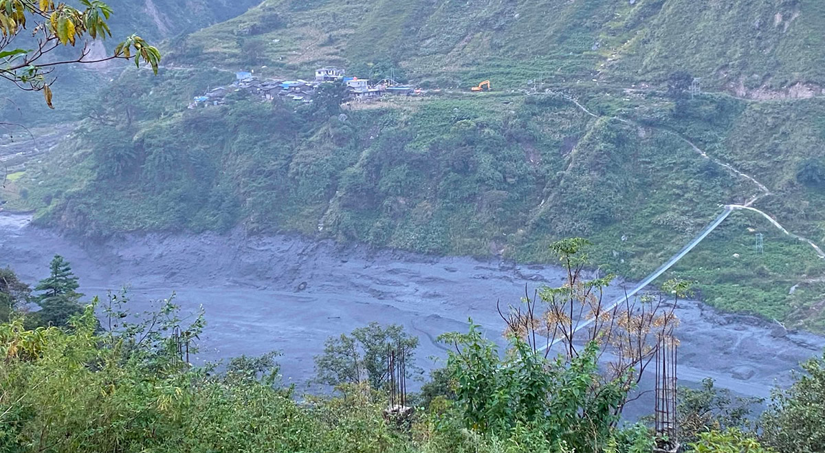 बूढीगण्डकीको बाढीले धादिङ–गोरखा जोड्ने पक्की पुल बगायो, मानवीय क्षति छैन