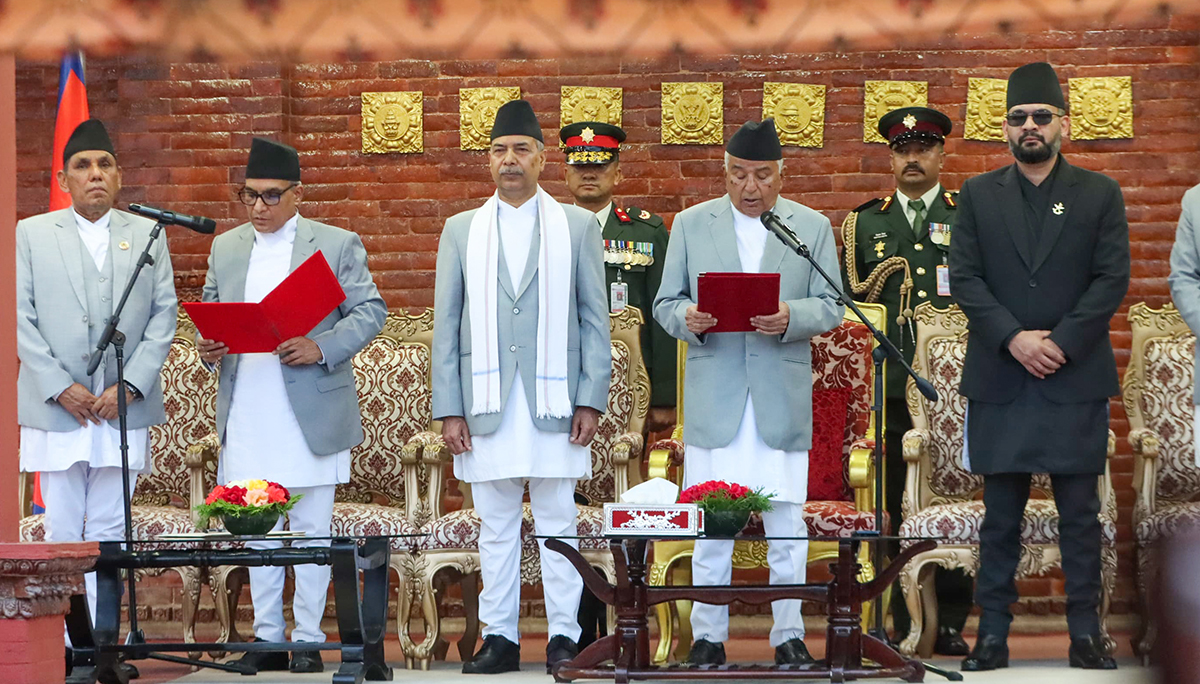 नवनियुक्त प्रधानन्यायाधीश डा.शर्माले लिए पद तथा गोपनीयताको शपथ