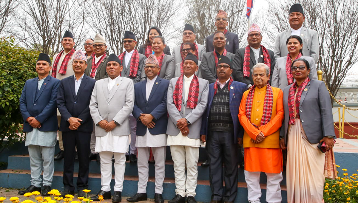 राष्ट्रियसभाका नवनिर्वाचित सदस्यले लिए शपथ (तस्बिरहरू)