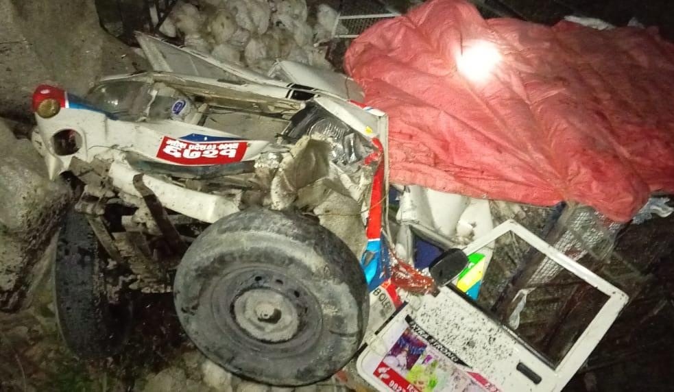 मकवानपुरको सिमखोला पुल नजिक बोलेरो पिकअप दुर्घटना, एक जनाको मृत्यु