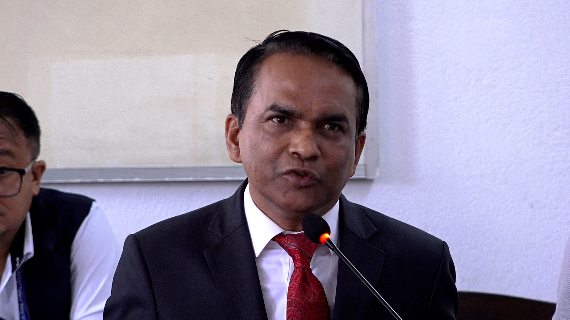 उद्यमी जबर्जस्ती सिर्जना गर्न सकिँदैन, त्यसका लागि इकोसिस्टम चाहिन्छ : गर्भनर पौडेल