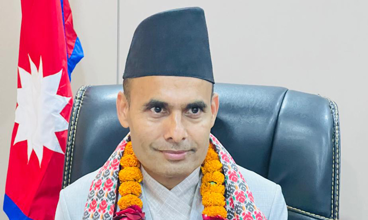 सञ्चार मन्त्री विक्रम तिमिल्सिनाले गरे पदबहाली