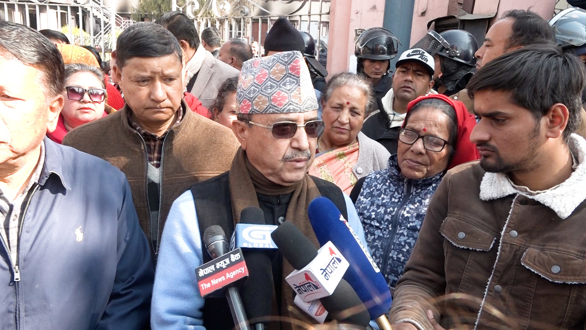 निर्वाचन आयोगको एकलौटी र गैरकानुनी निर्णयविरुद्ध सर्वोच्च पुगेका हौं : खड्का