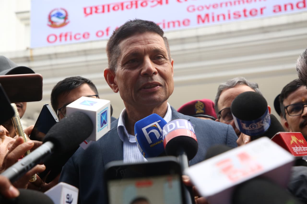 कार्की आयोगले प्रतिवेदन बुझाउँदै भन्यो- आवश्यक कारबाही वा पुरस्कृत गर्ने काम सरकारको हो