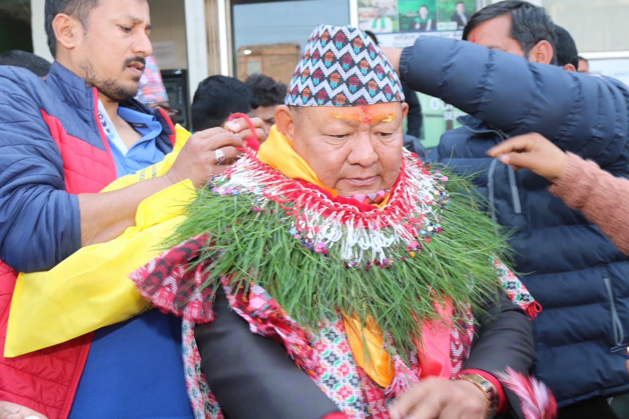 उम्मेदवारी दर्तापछि पूर्वमन्त्री आलेको उद्घोष- विकासलाई प्राथमिकतामा राख्छु