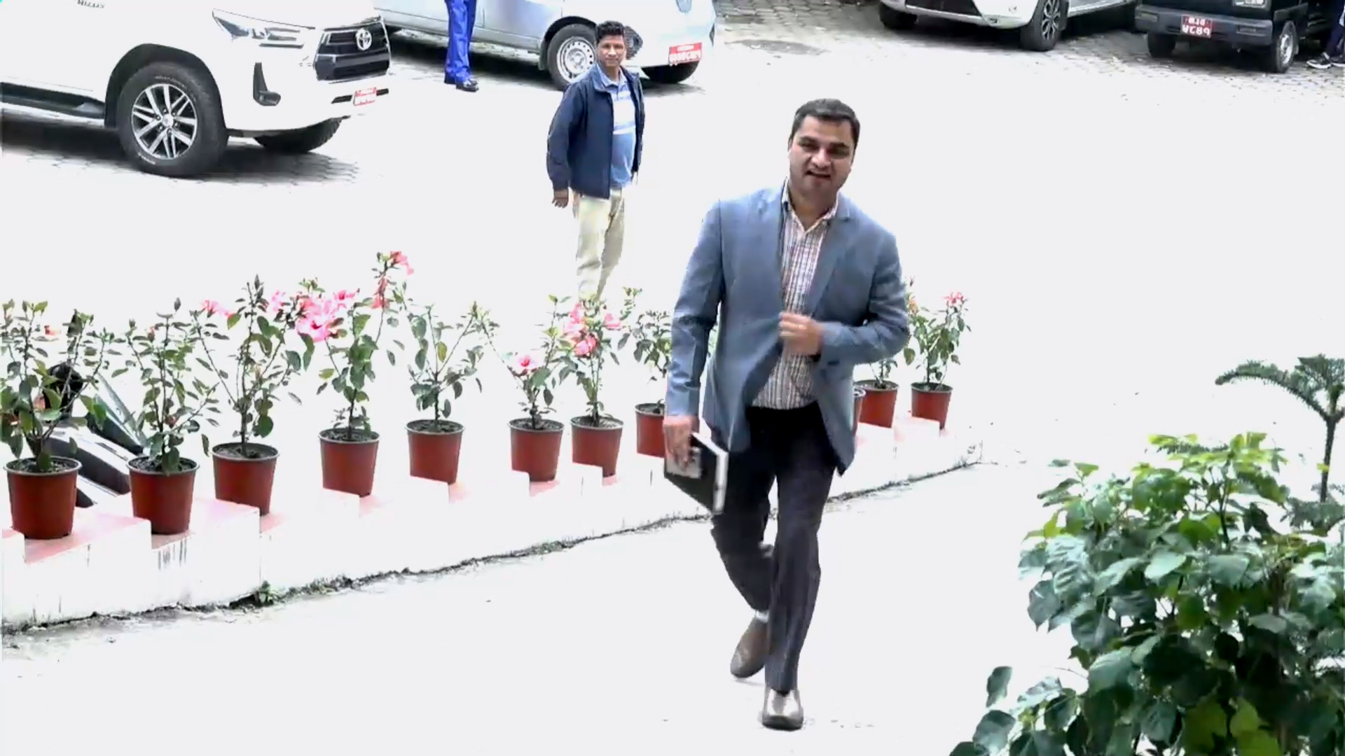 सरकारले सुकुम्बासी हटाउने काम हतारमा गर्यो : प्रदीप पौडेल