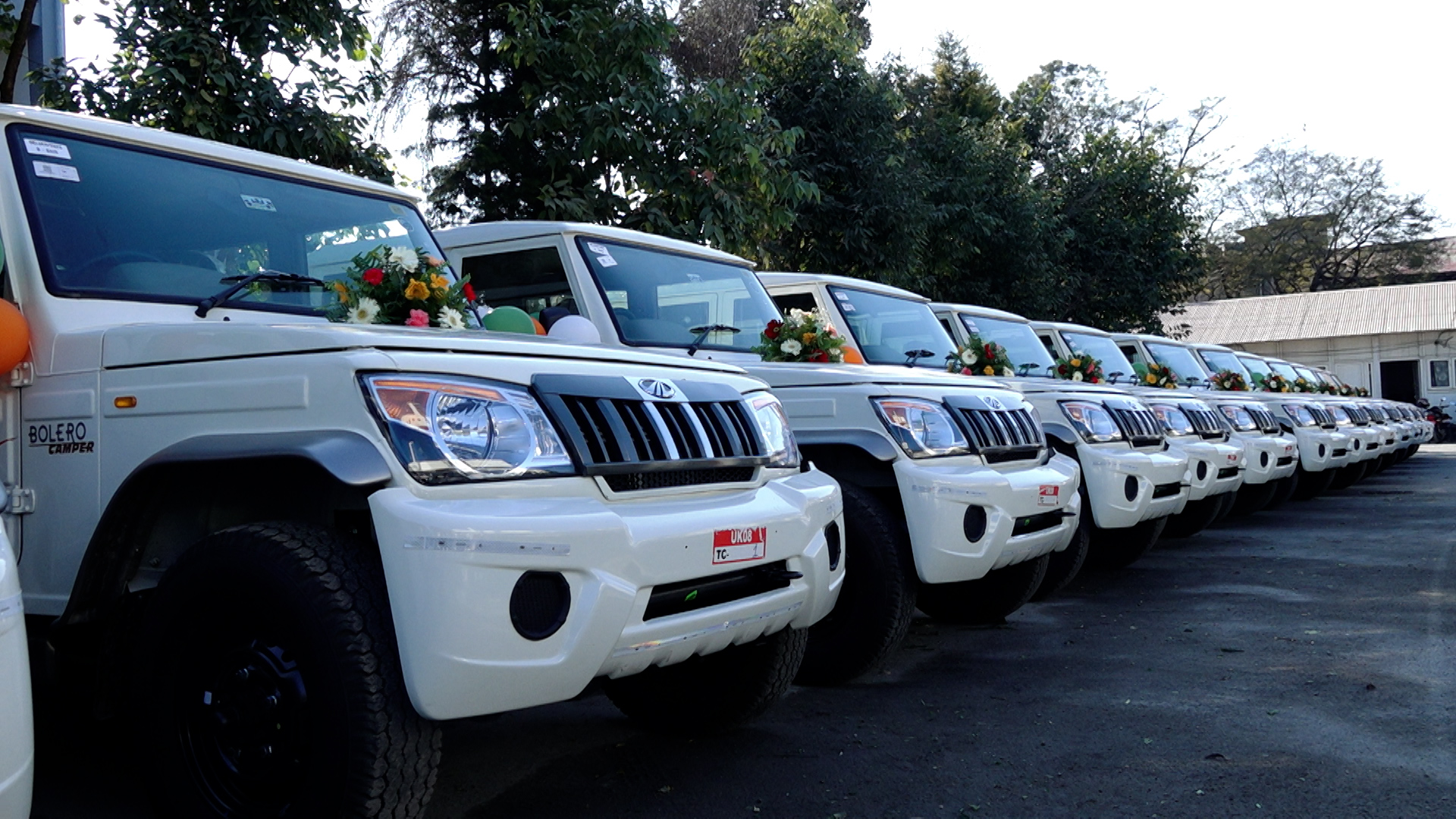 निर्वाचनको लागि भारत सरकारद्वार ६१ वटा गाडी हस्तान्तरण