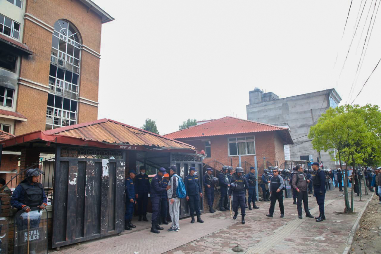 जिल्ला अदालत परिसर र बबरमहल क्षेत्रमा सुरक्षा व्यवस्था कडा (तस्बिरहरू)