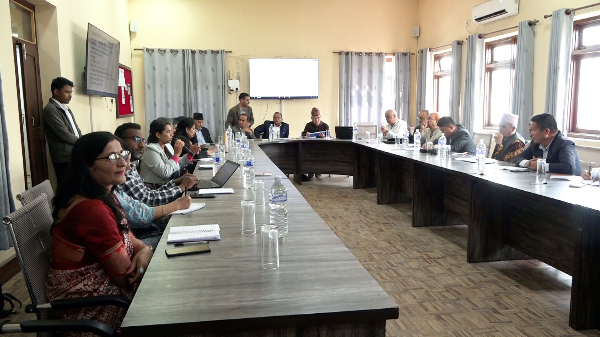 सहमति भएका विषयमा चरणबद्ध रूपमा संविधान संशोधन गर्नुपर्छ : मोहनलाल आचार्य