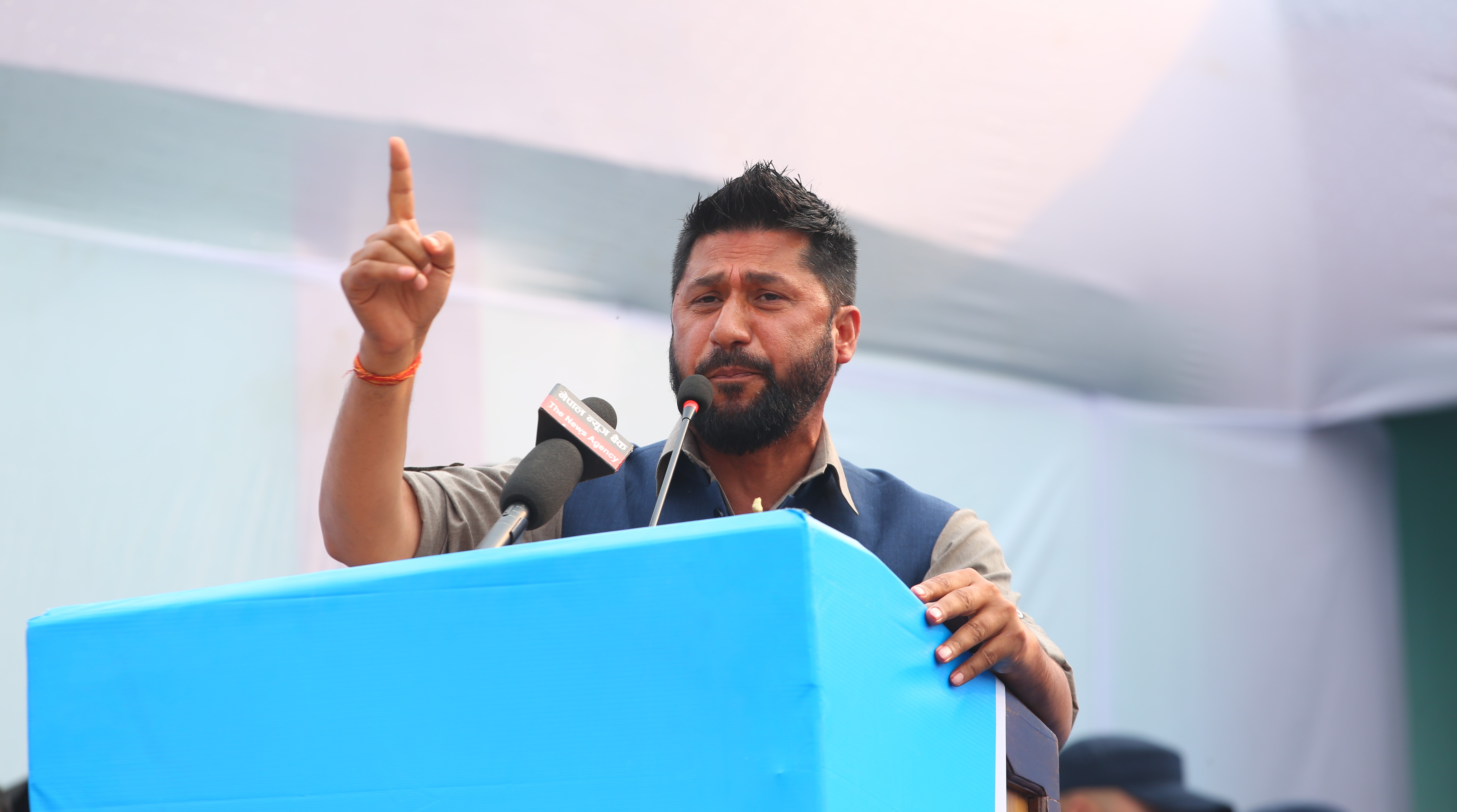 सिंहदरबारलाई भ्रष्टाचारको अखडा बनाउनेहरुले नै देश जलाएका हुन् : सभापति लामिछाने