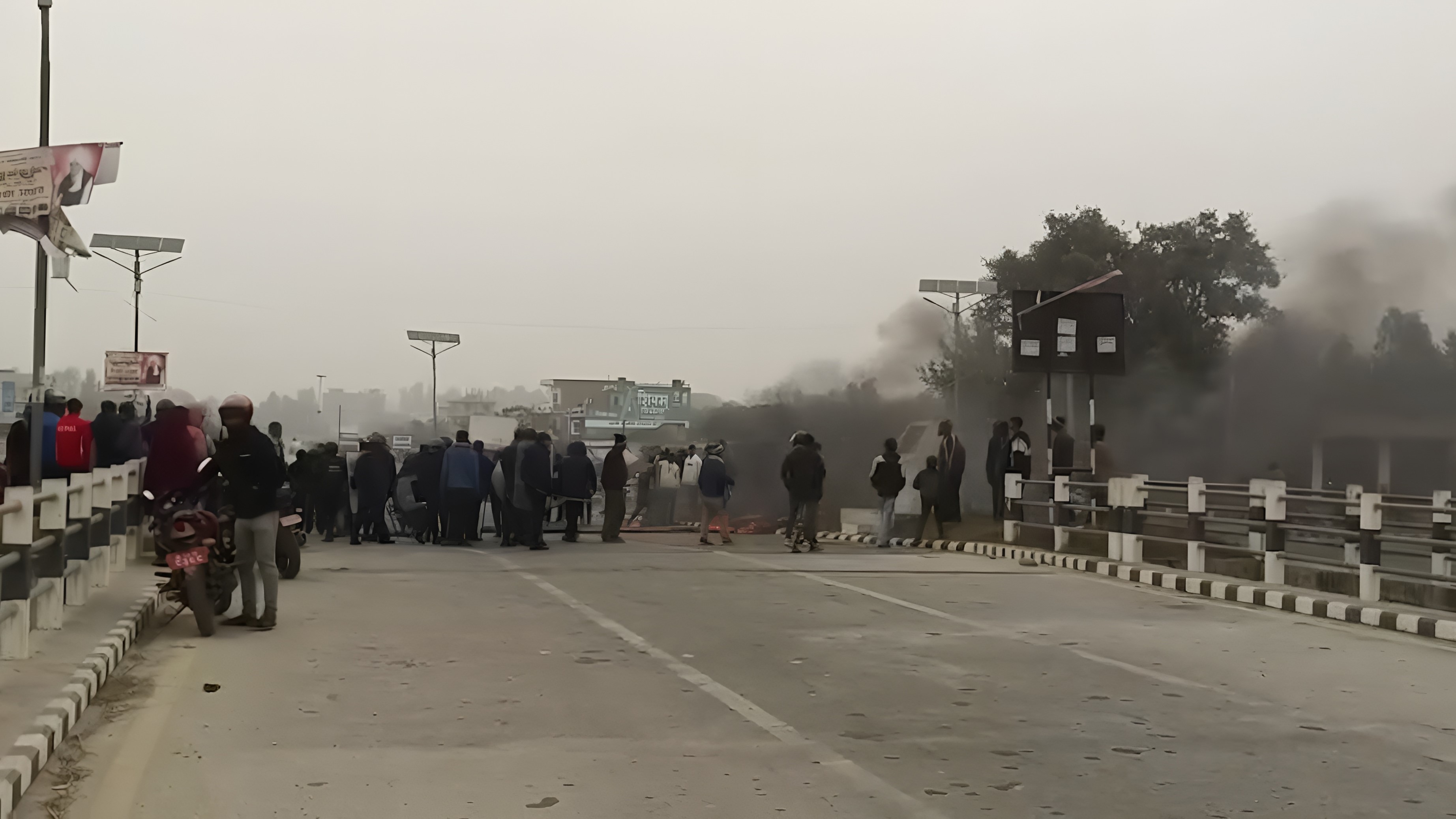 धनुषाको सतलोक आश्रममा विवाद, दर्जनौं घाइते