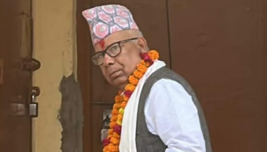 रौतहटमा पूर्वप्रधानमन्त्री नेपालद्वारा मतदान, लोकतन्त्र सुदृढीकरणका लागि मतदान गर्न आह्वान