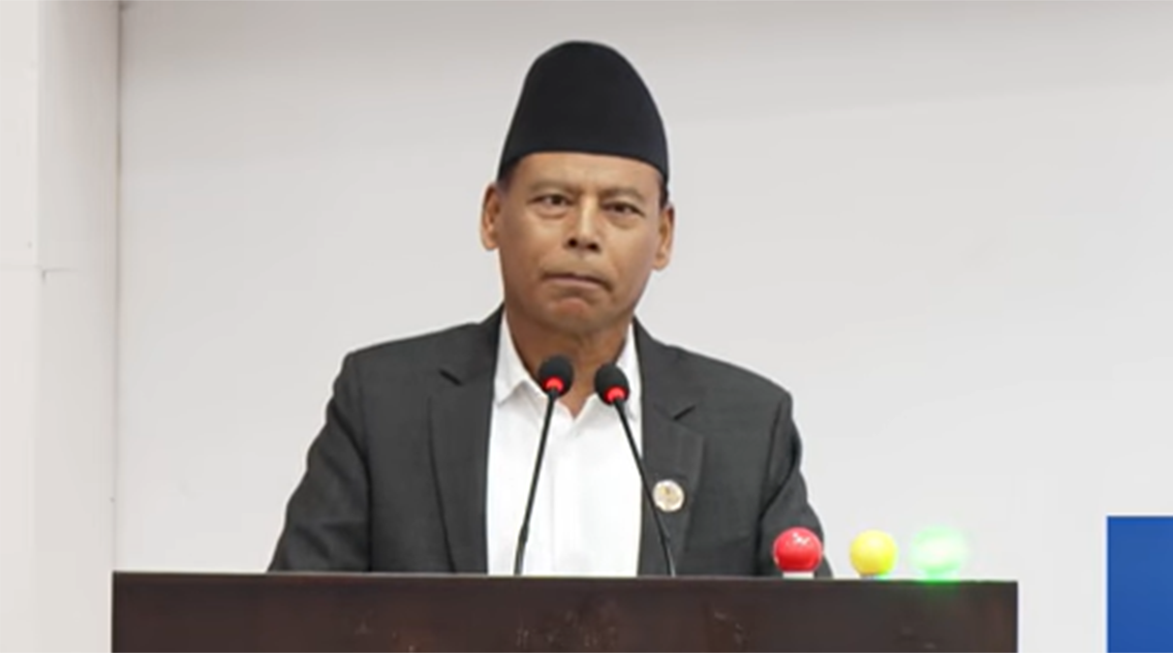 ‘हाइवे एक्सप्रेस’मा गुडिरहेको सरकारको गाडी ‘अटो ड्राइभ’मा त छैन?’