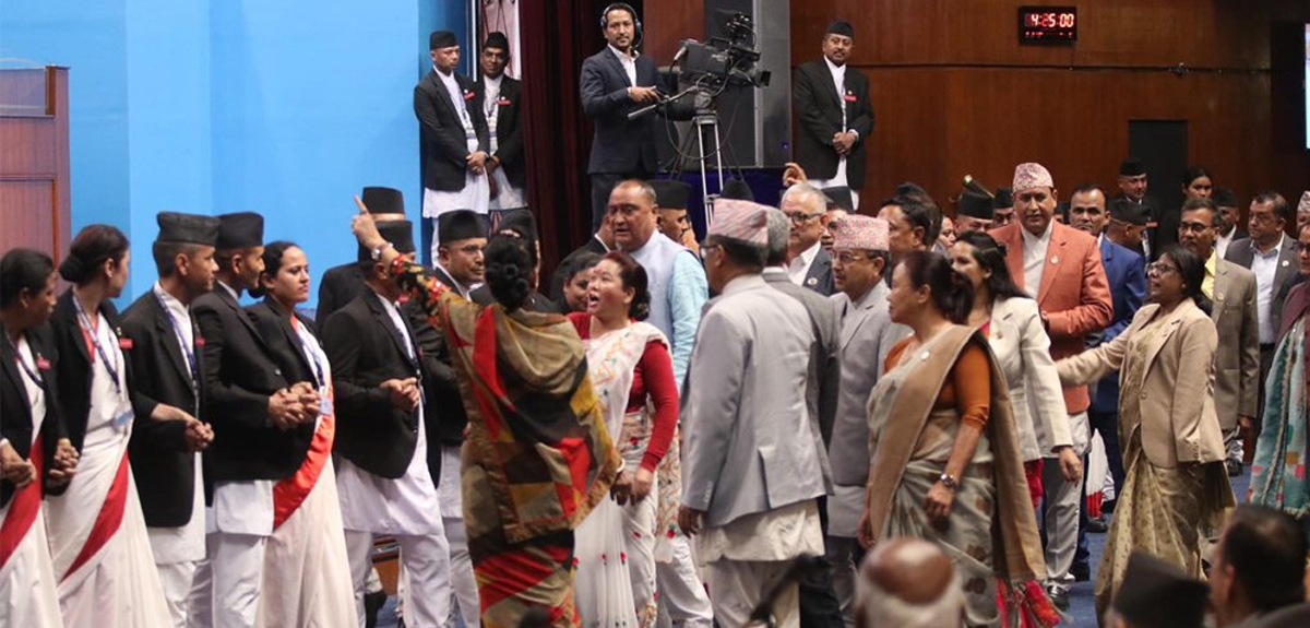 कांग्रेसको अवरोधपछि संसद बैठक स्थगित