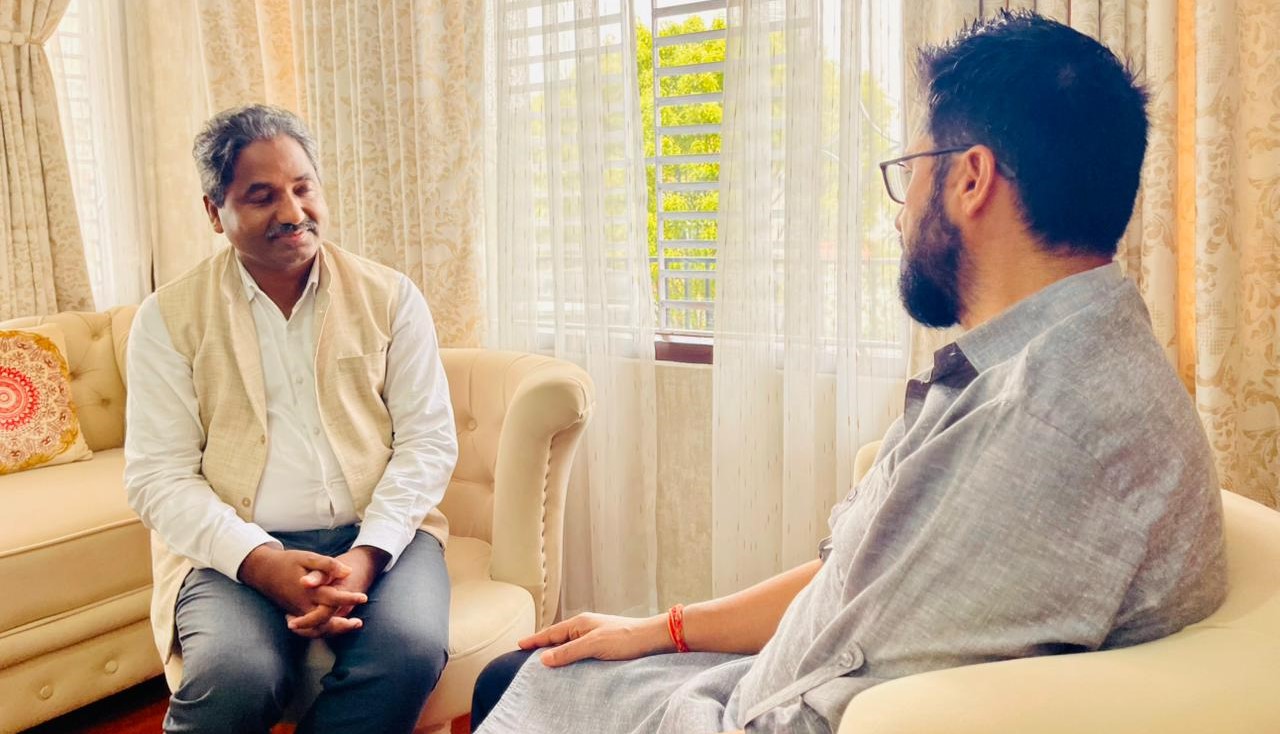 प्रभू साह र रवि लामिछानेबीच भेट 