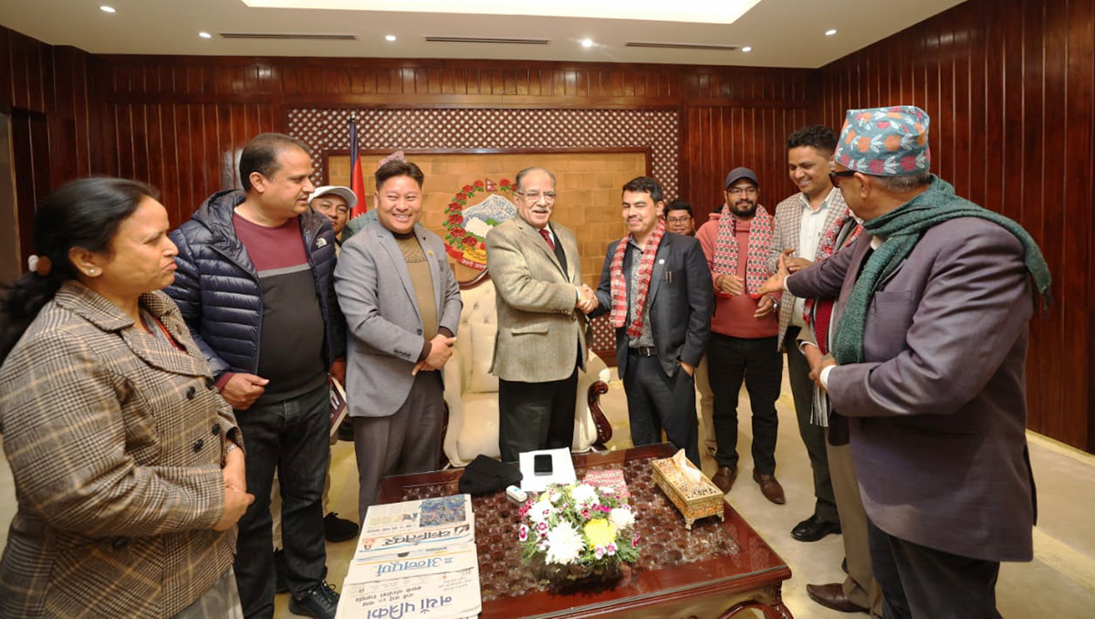परिवर्तनकारी एकै ठाउँमा गोलबन्द हुने बेला आएको छ : प्रधानमन्त्री दाहाल
