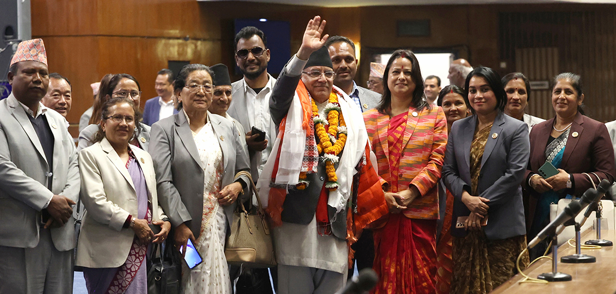 प्रधानमन्त्रीमाथिको विश्वास निरन्तर खस्किँदै