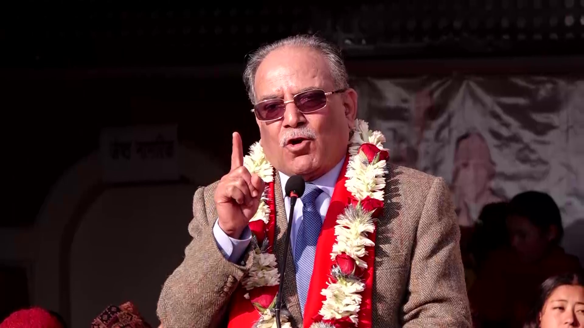 राष्ट्र उज्यालो बनाउने अभियानमा प्रधानमन्त्री