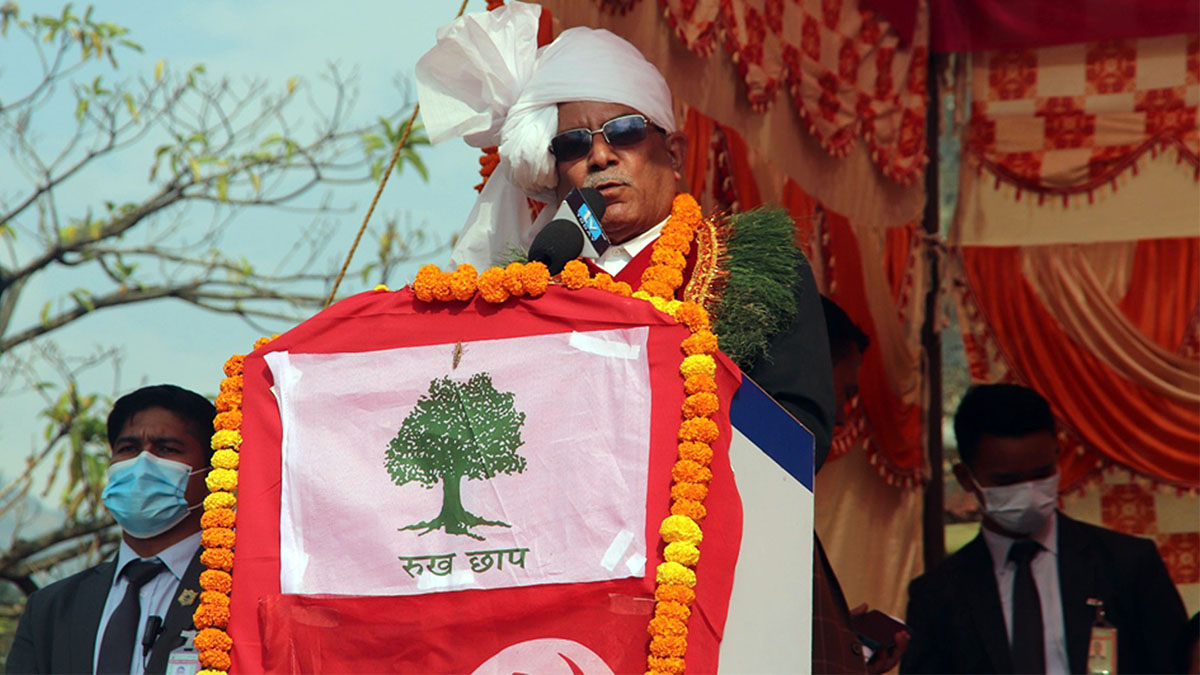 फेरि प्रधानमन्त्री भएर देखाउन ओलीलाई प्रचण्डको चुनौती