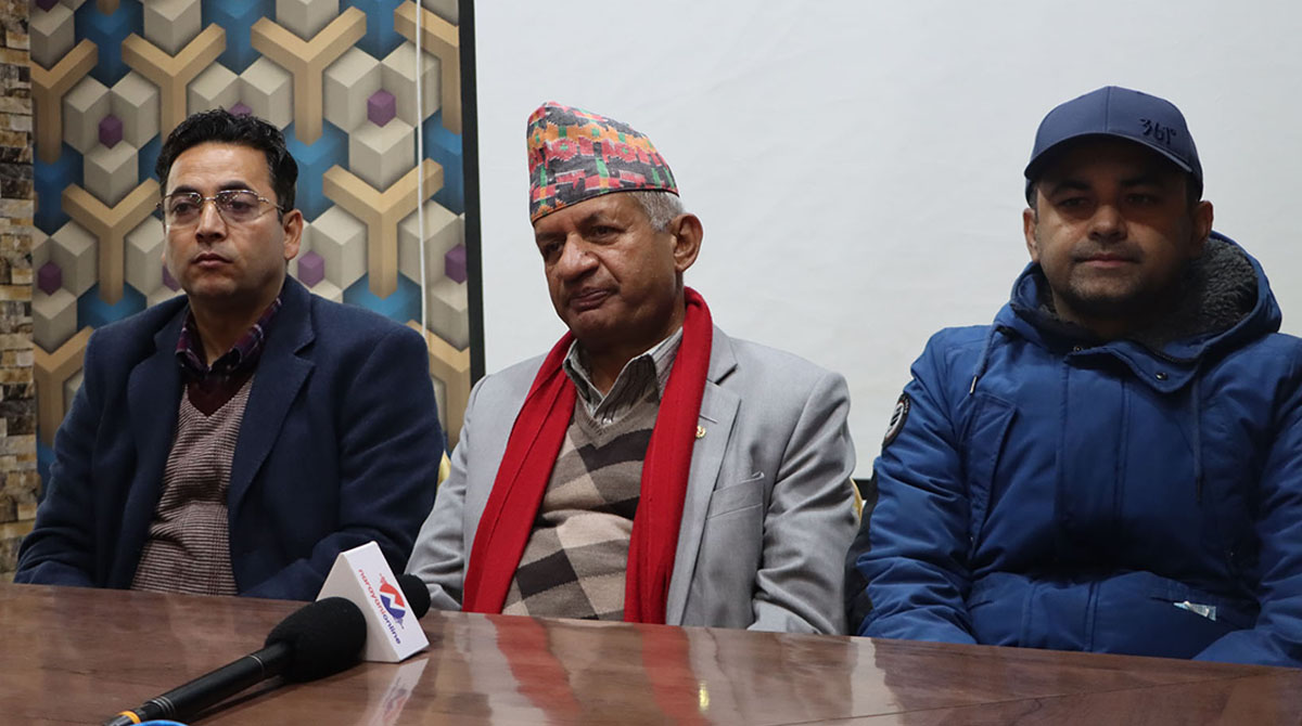 ‘सत्ता टिकाउन प्रधानमन्त्रीले शक्तिकेन्द्र रिझाइरहेका छन्’