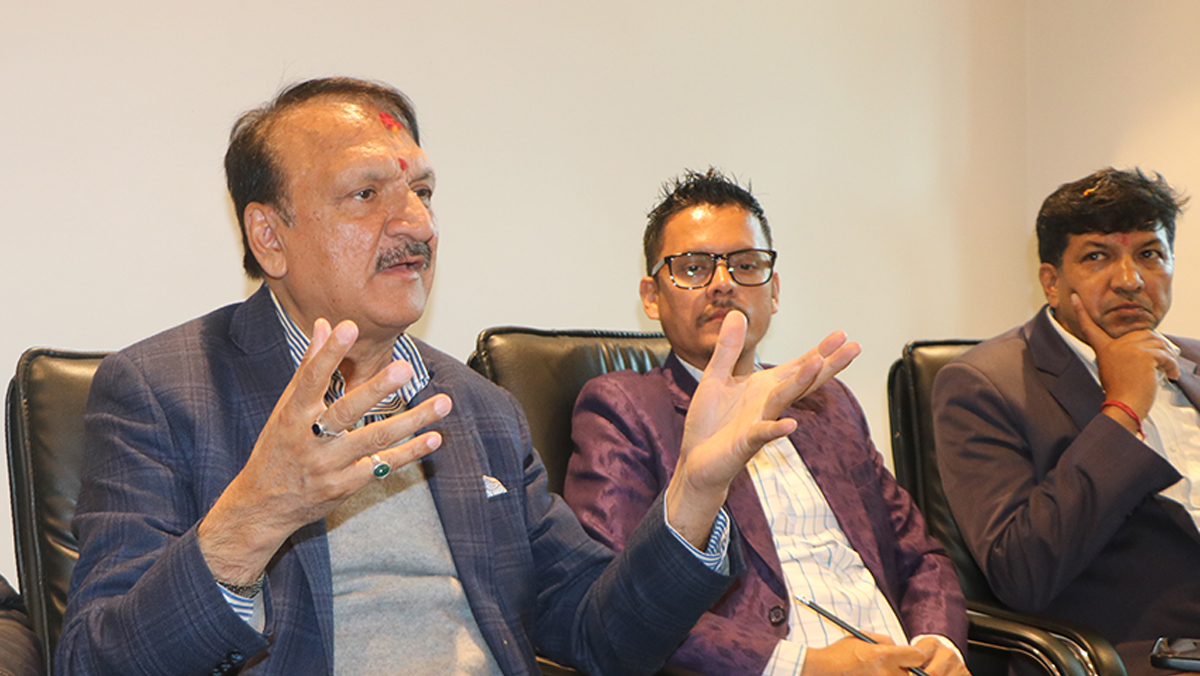 ‘पार्टीलाई केन्द्रमा राखेर काम गर्नुपर्छ’