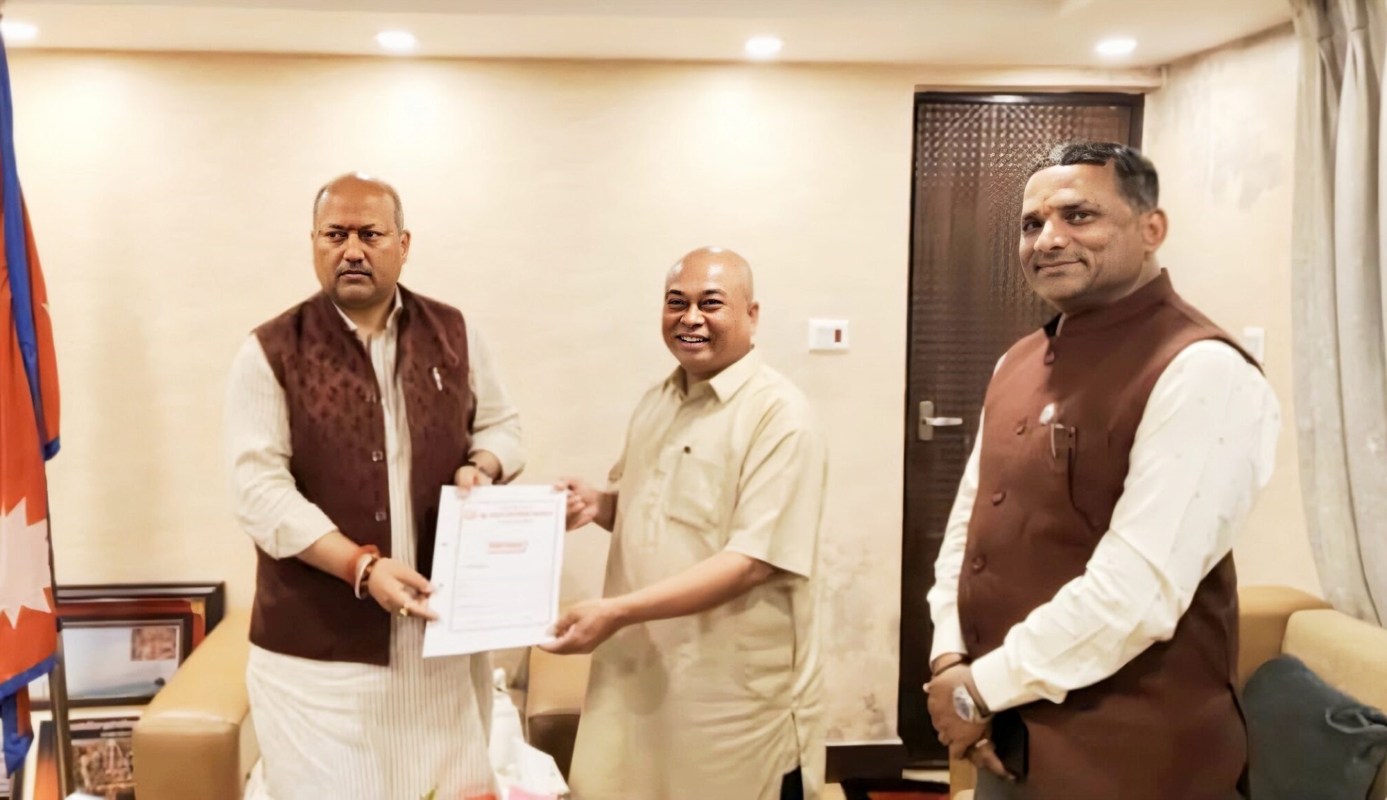 स्थानीय सेवा ऐन संशोधनका लागि सुझाव समितिले बुझायो प्रतिवेदन