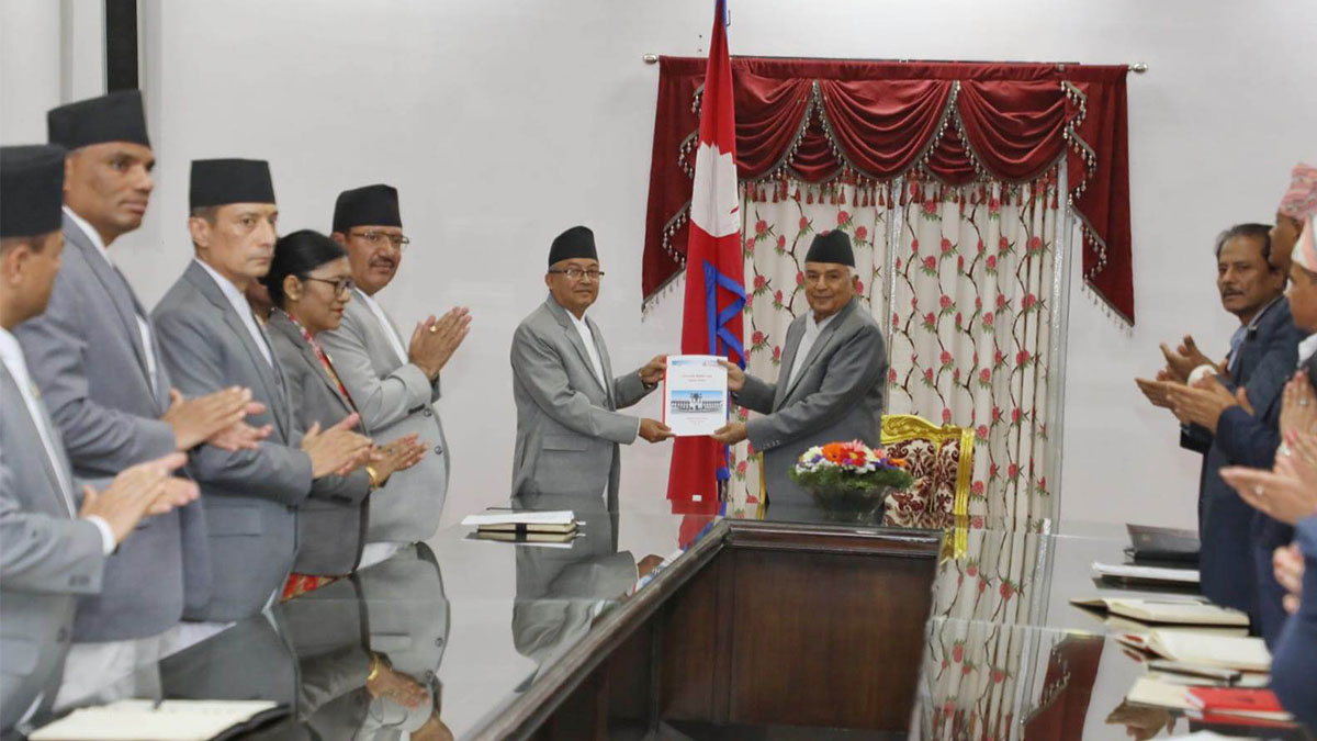 राष्ट्रपतिसमक्ष उपराष्ट्रपति निर्वाचनको परिणामसहितको प्रतिवेदन पेश