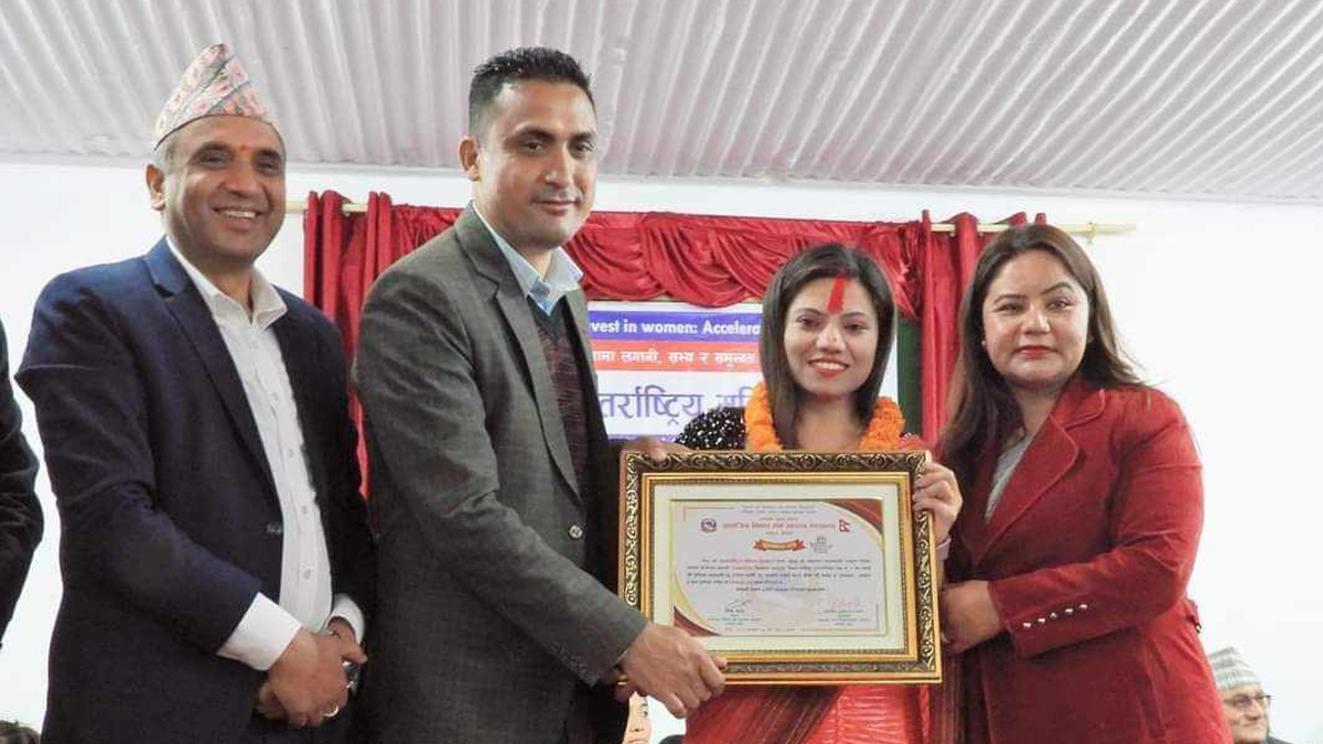 पत्रकार प्रतीक्षा काफ्ले सम्मानित