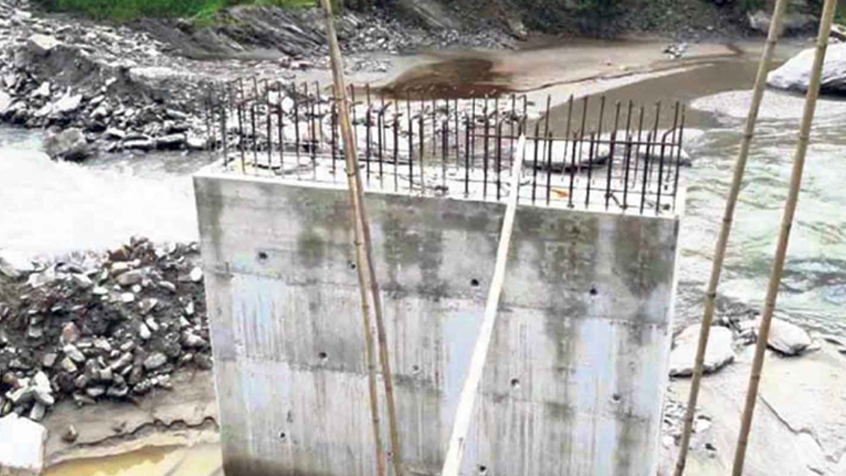 ठेक्का लगाएको नौ वर्षसम्म पनि पुल नबनेपछि नयाँ बाेलपत्र आव्हान