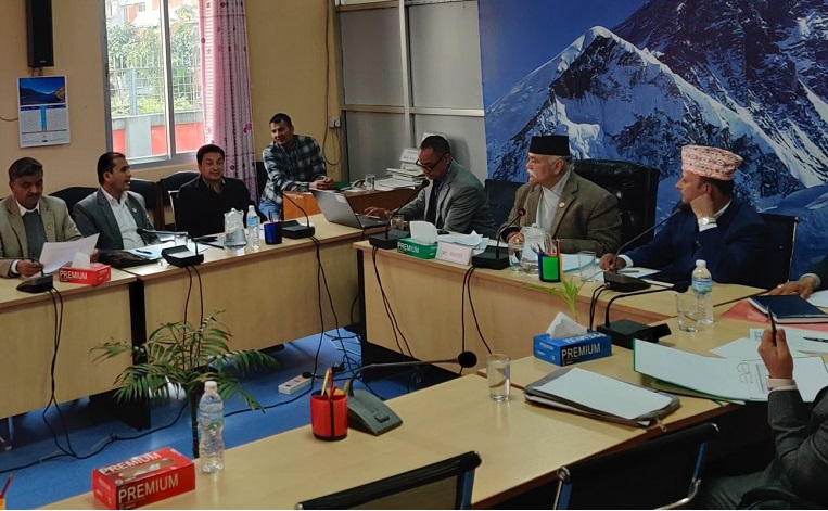 ‘कोरम’ नपुगेपछि पूर्वाधार समितिको बैठक स्थगित