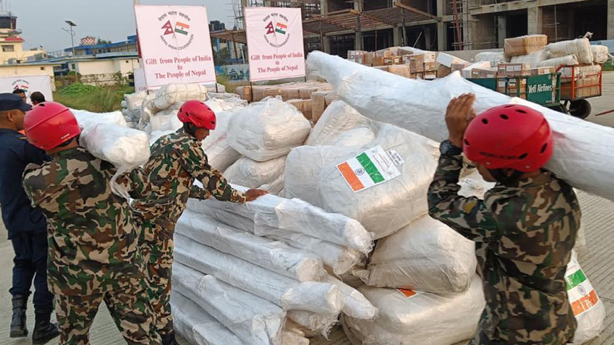 भारत सरकारबाट प्राप्त राहत सामग्री भूकम्प प्रभावित क्षेत्रतर्फ पठाइयो